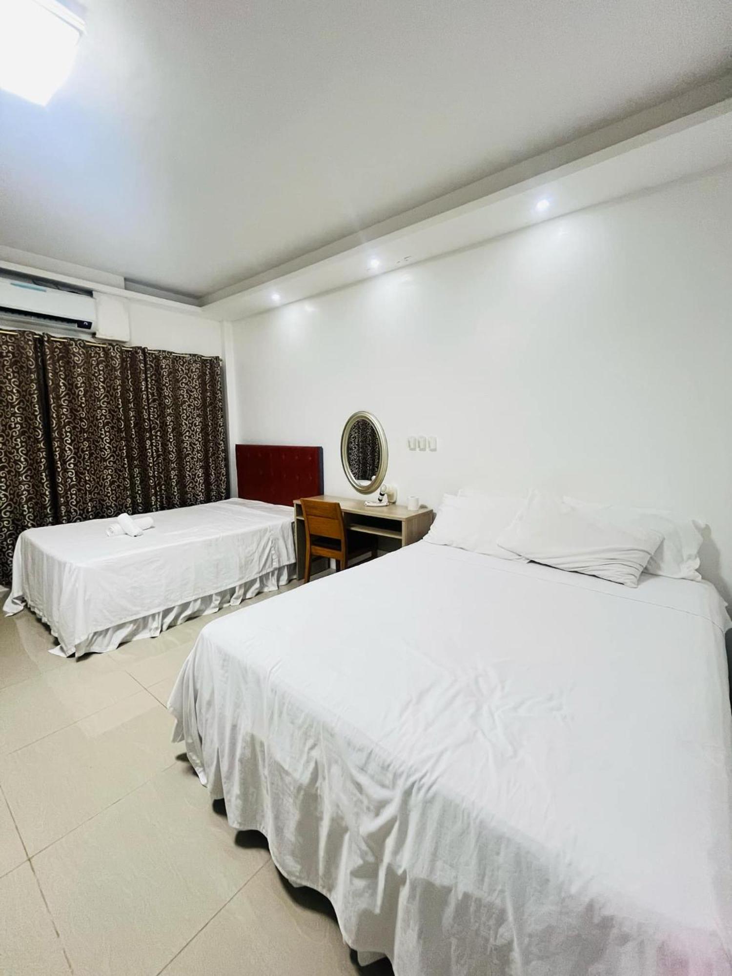 Shiri Hotel Silang Ngoại thất bức ảnh