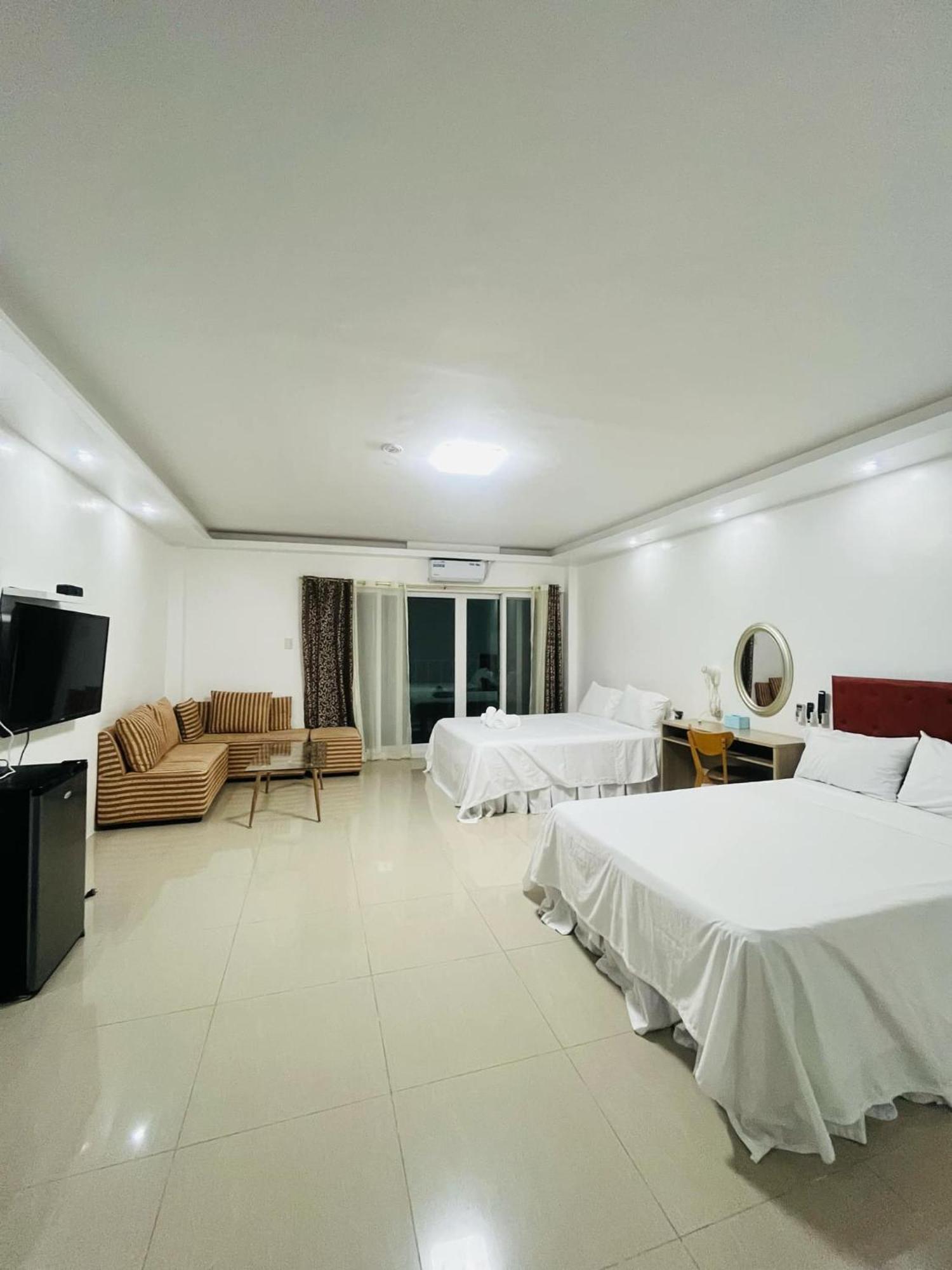 Shiri Hotel Silang Ngoại thất bức ảnh