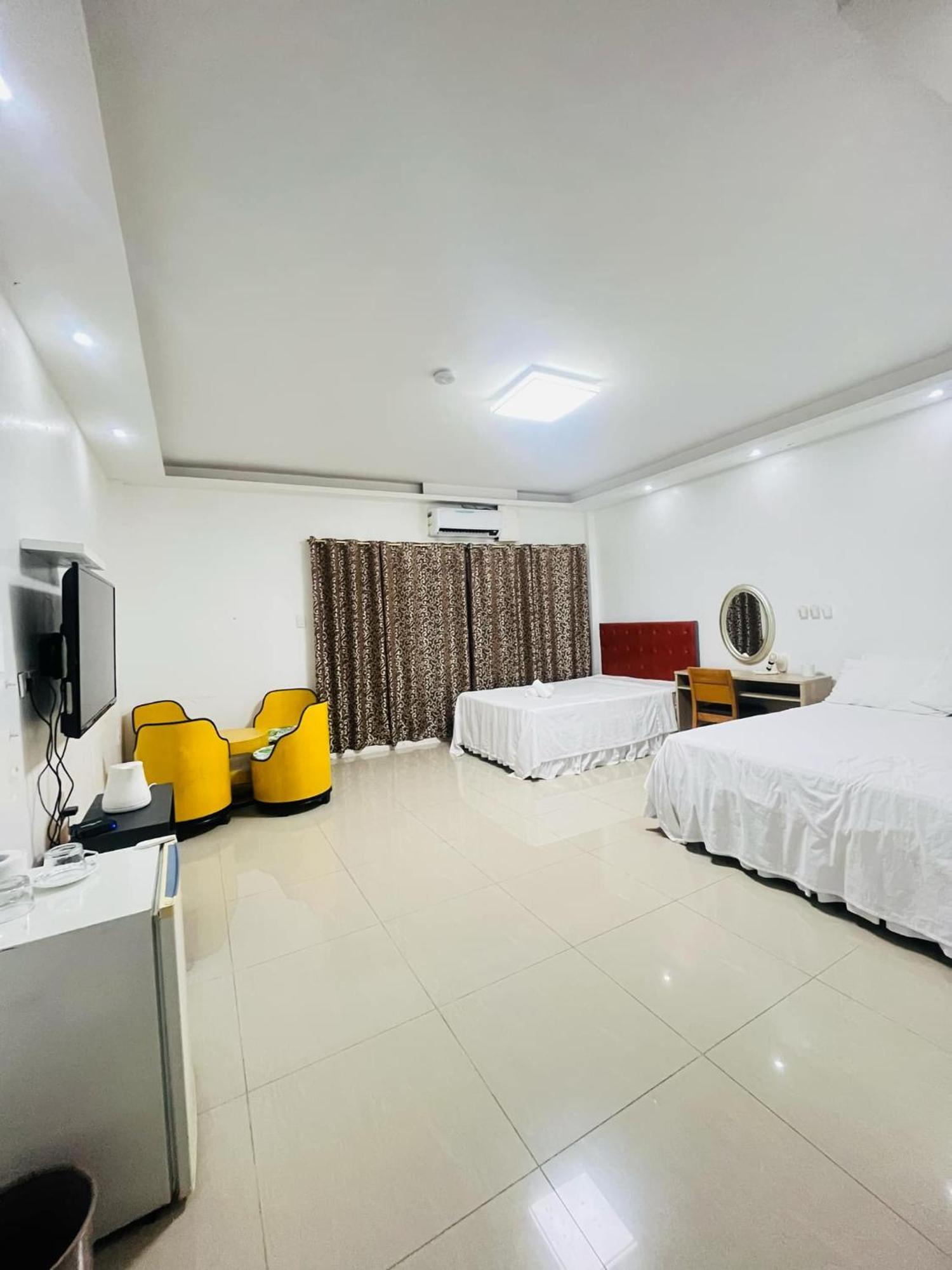 Shiri Hotel Silang Ngoại thất bức ảnh